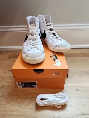 Nike Blazer Mid 77 Vintage White Black Size 8.5 (M) 10 (W)